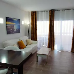Bonito Con Piscina En Frente Del Mar Appartamento
